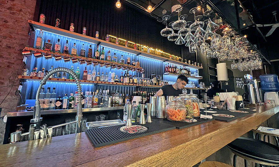 La barra y bar de Bravo 951